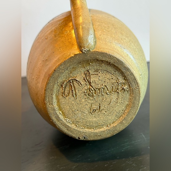 VTG ‘61 T. Smith Pottery Stoneware Pitcher. Handmade. - Picture 7 of 9